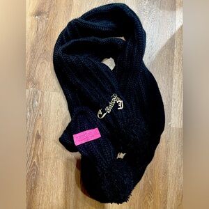 Authentic juicy couture, chunky knit extra long scarf